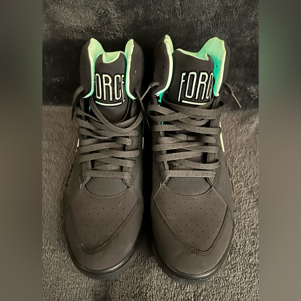 Air Force 180 glow-in-the-dark Mens size 13